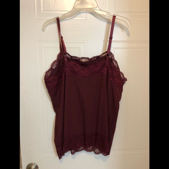 2 CAMISOLES - Picture 4 of 8